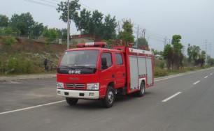 東風(fēng)藍(lán)牌水罐消防車..