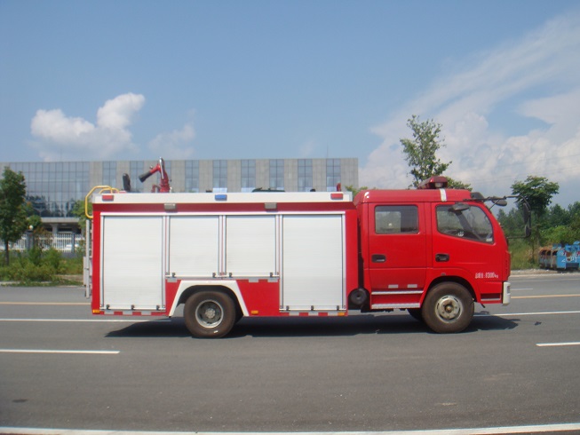 東風D7水罐消防車(3.5噸)圖片