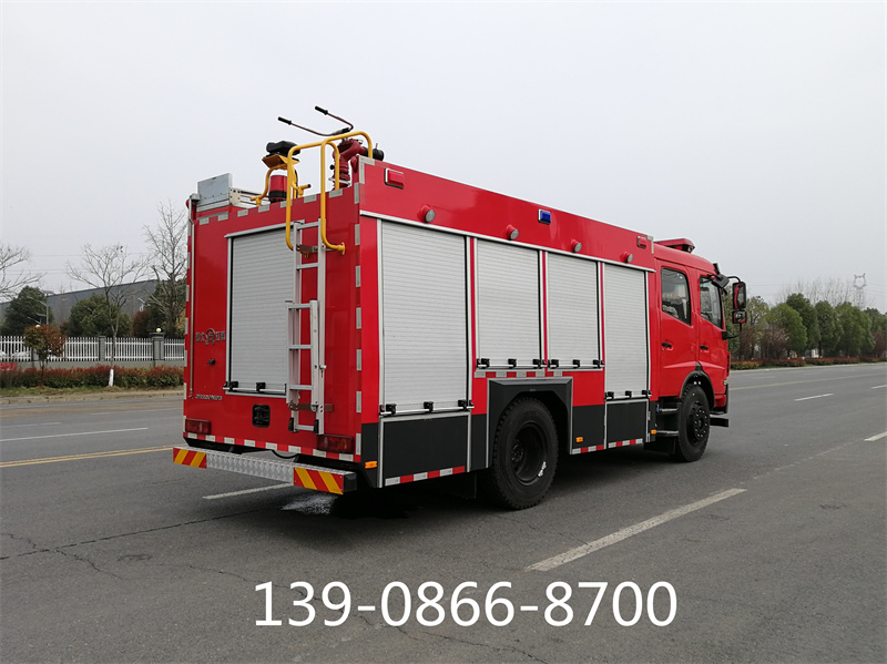 東風(fēng)145泡沫消防車(5.3噸)圖片